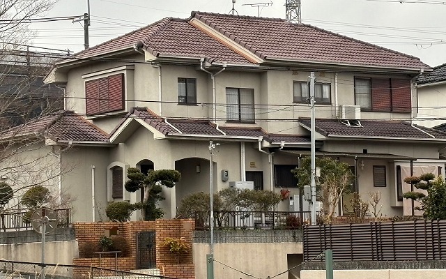 神戸市にて、外壁・屋根塗装の工事前に悩まれる色選び、カラーシュミレーションを行いました。