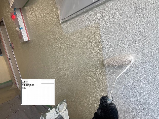 外壁　中塗り