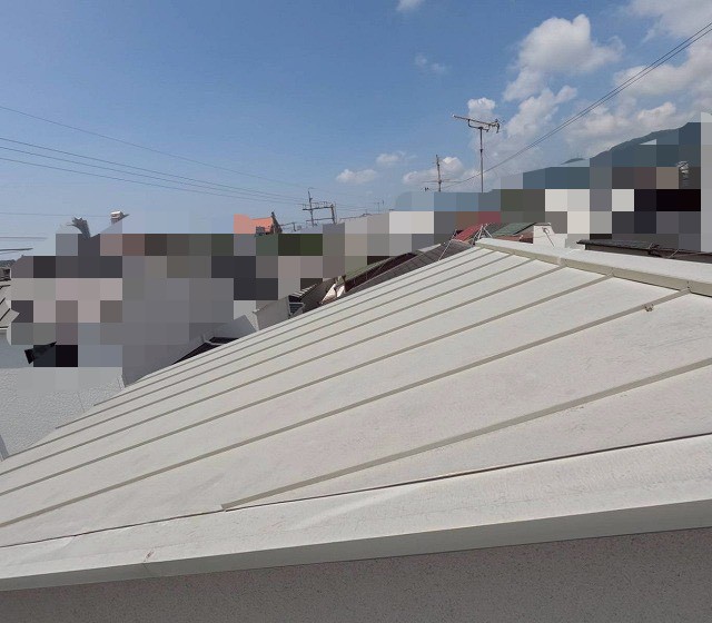 施工前　金属屋根