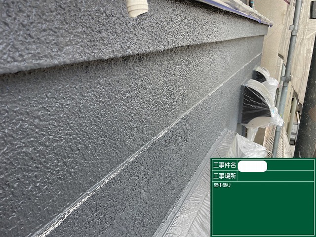 外壁塗装　中塗り
