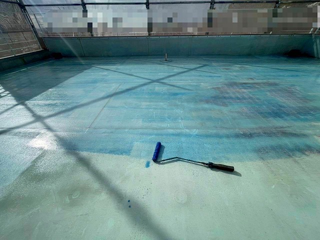 ベランダ　プライマー塗布