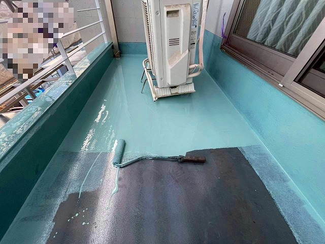 ｳﾚﾀﾝ塗膜防水　1層目