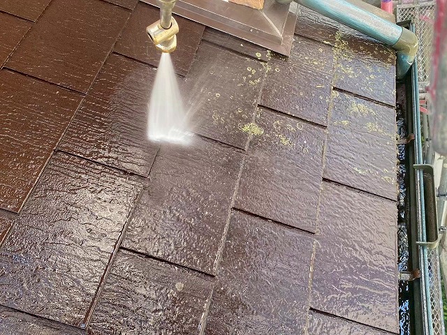 高圧洗浄　屋根　苔カビ