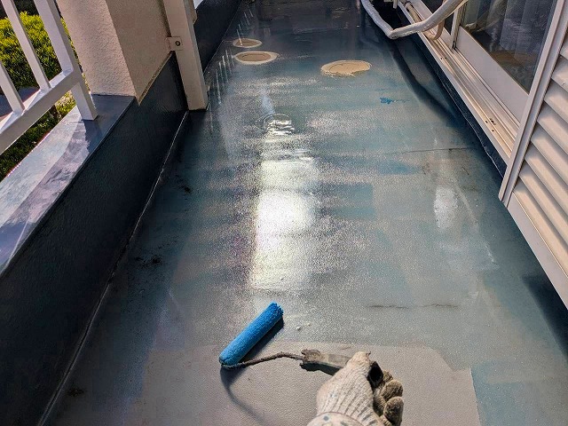 ﾌﾟﾗｲﾏｰ塗布　ﾍﾞﾗﾝﾀﾞ