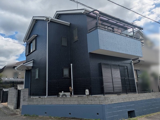 施工後　一戸建て　ネイビー