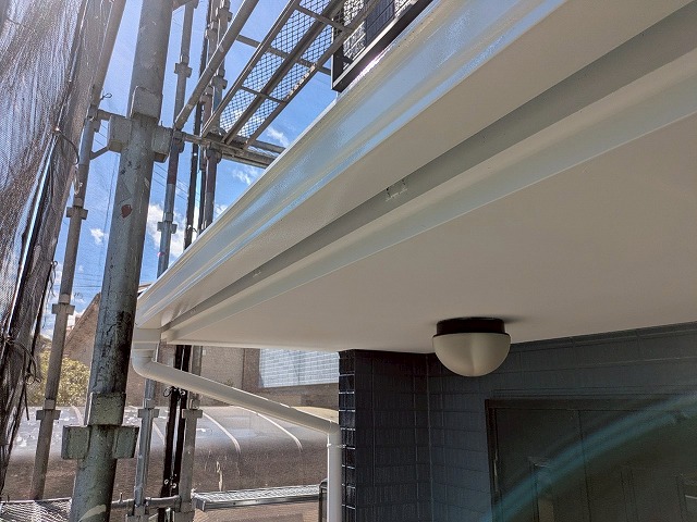 施工後　軒天　雨樋